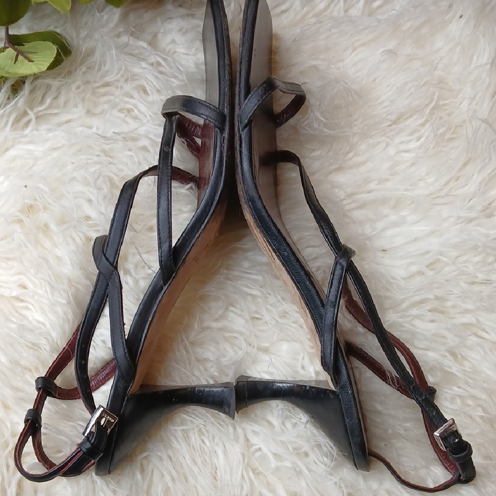 Elegant Black Strappy Women's Heels - Picture 15 of 16